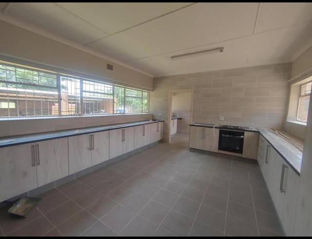 5 BEDROOM PROPERTY TO RENT IN KENLEAF